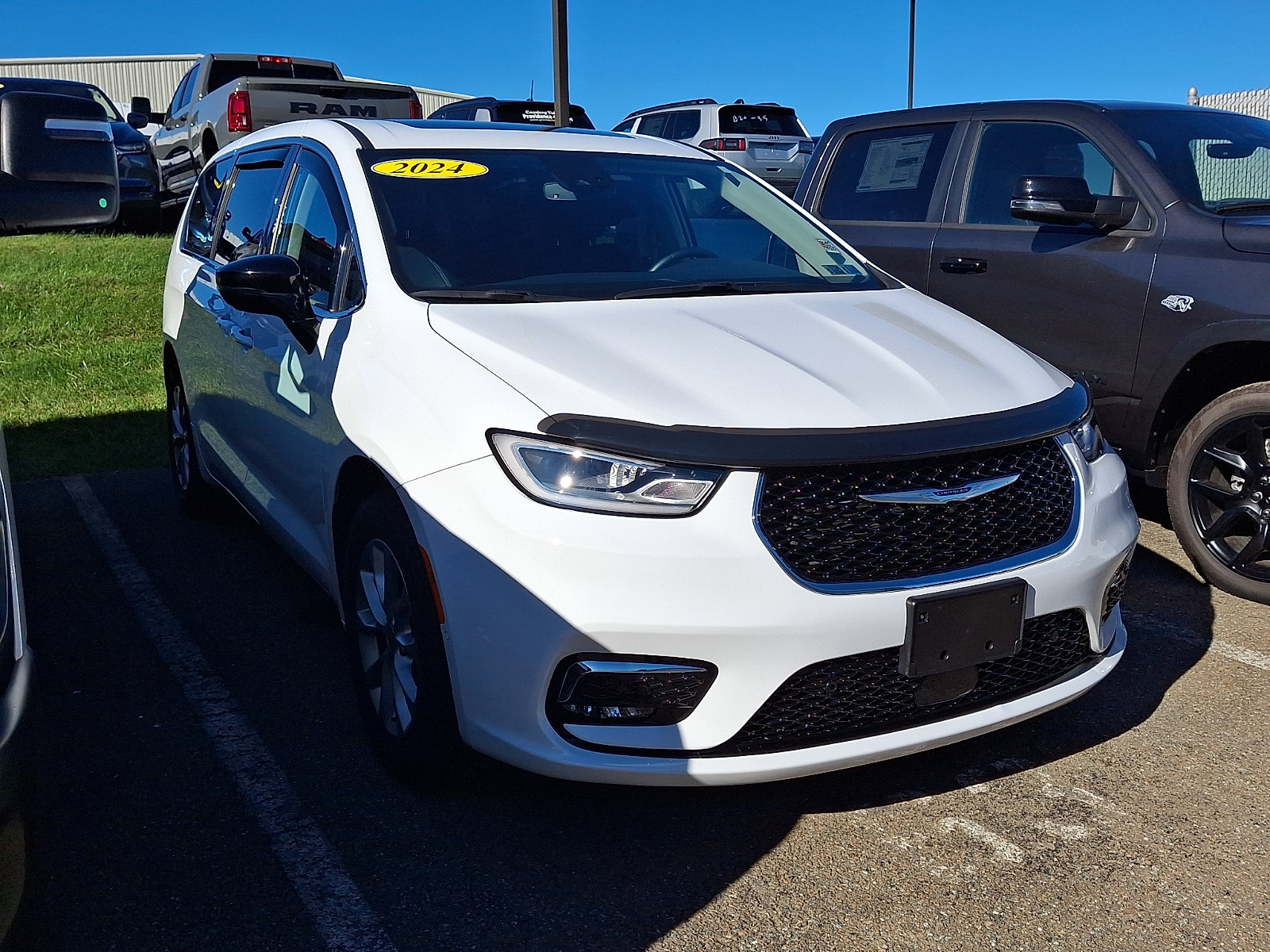 Used 2024 Chrysler Pacifica Touring L AWD Passenger Van