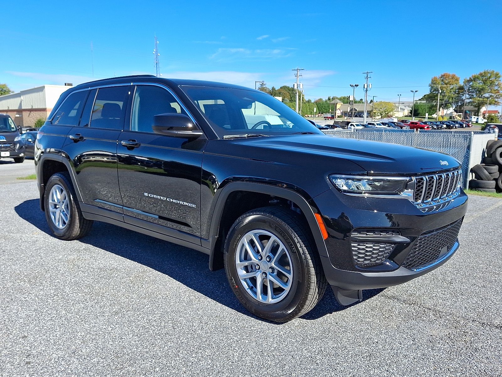 2025 Jeep Grand Cherokee Laredo