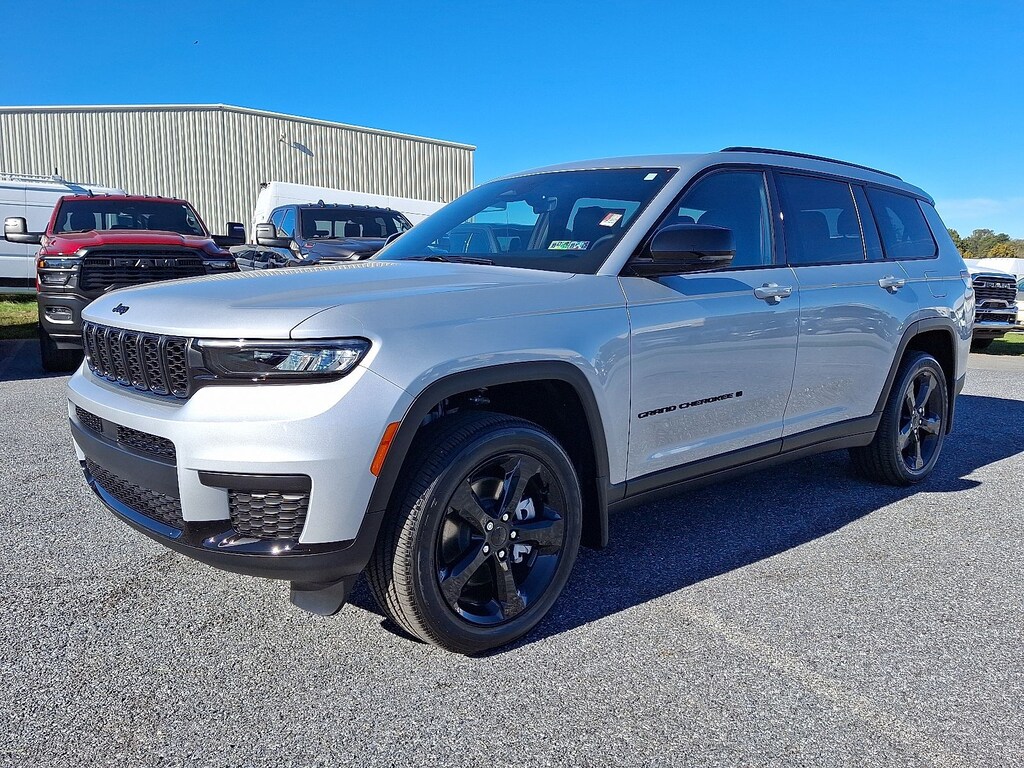 New 2025 Jeep Grand Cherokee L ALTITUDE X 4X4 Sport Utility