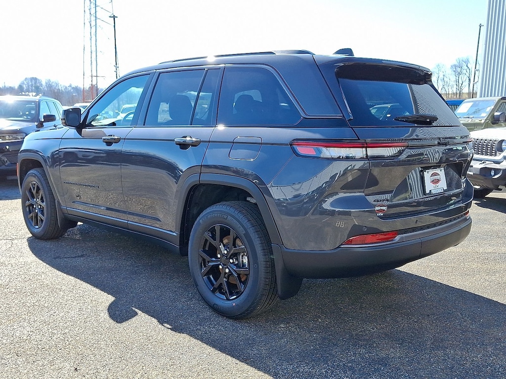 New 2026 Jeep Grand Cherokee LAREDO ALTITUDE 4X4 Sport Utility