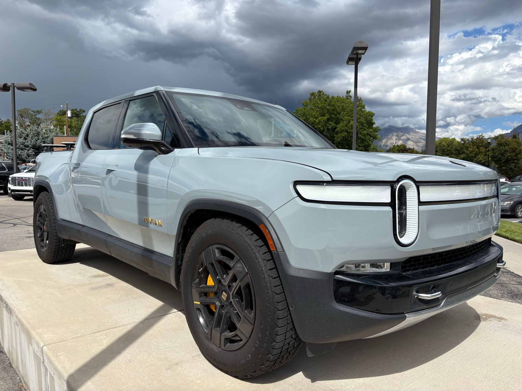 2023 Rivian R1T