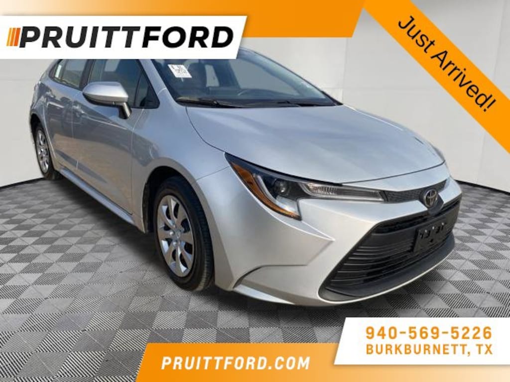 Used 2025 Toyota Corolla LE Sedan