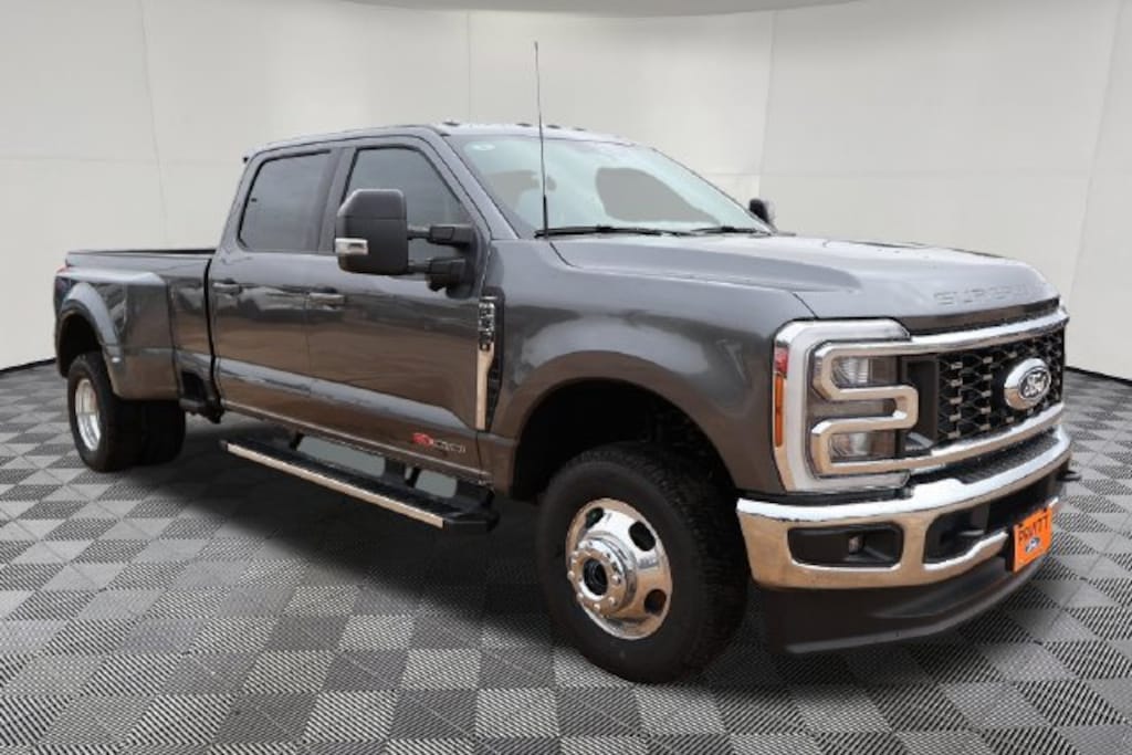 New 2027 Ford F-350 Lariat Truck Crew Cab