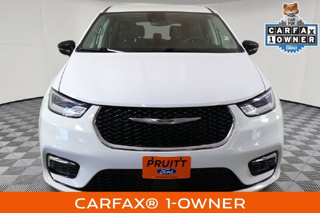 Used 2024 Chrysler Pacifica Touring L Minivan/Van