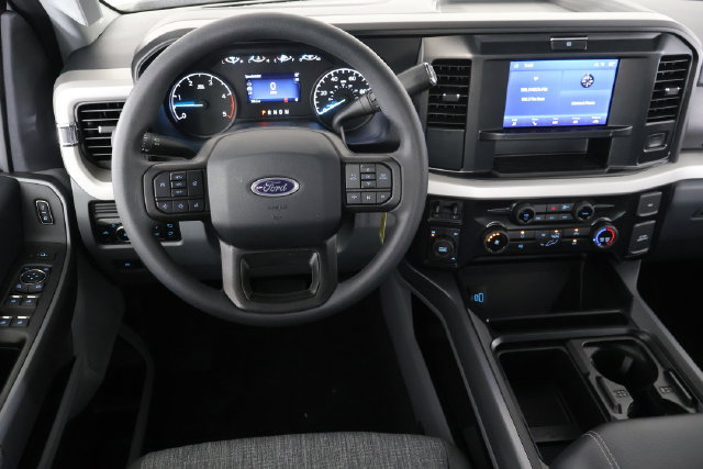 2026 Ford F-350 Super Duty XLT - Photo 13