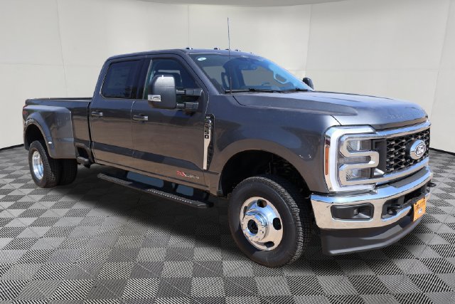 New 2027 Ford F-350 XLT Truck Crew Cab