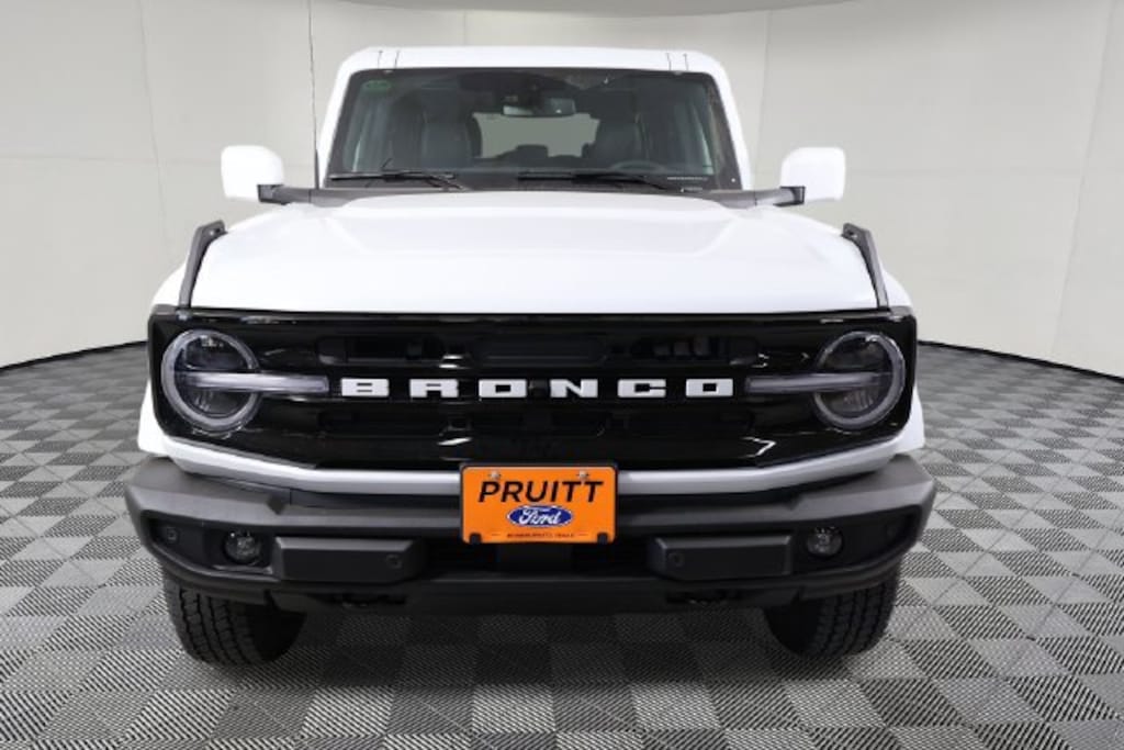 New 2026 Ford Bronco Outer Banks SUV