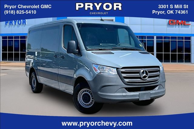  Mercedes-Benz Sprinter Van