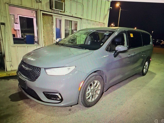 Used 2023 Chrysler Pacifica Touring L Van Passenger Van