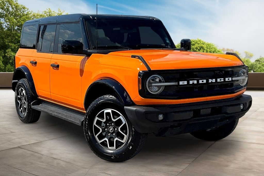 New 2026 Ford Bronco Outer Banks SUV