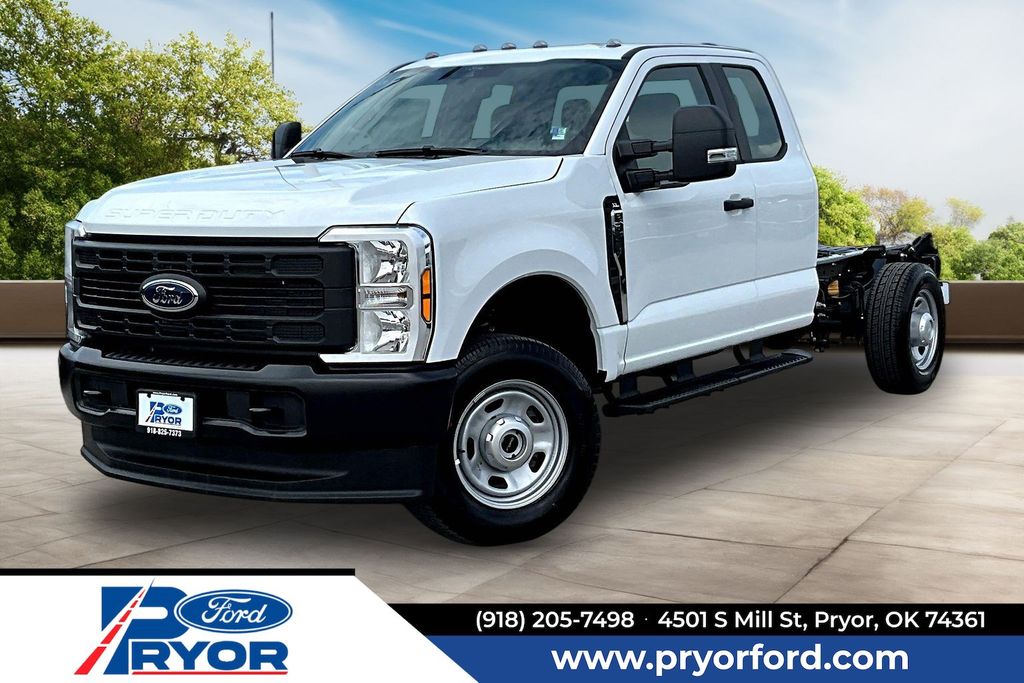 2026 Ford F-350 Super Duty Chassis Cab