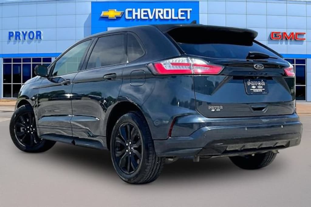 Used 2022 Ford Edge SE