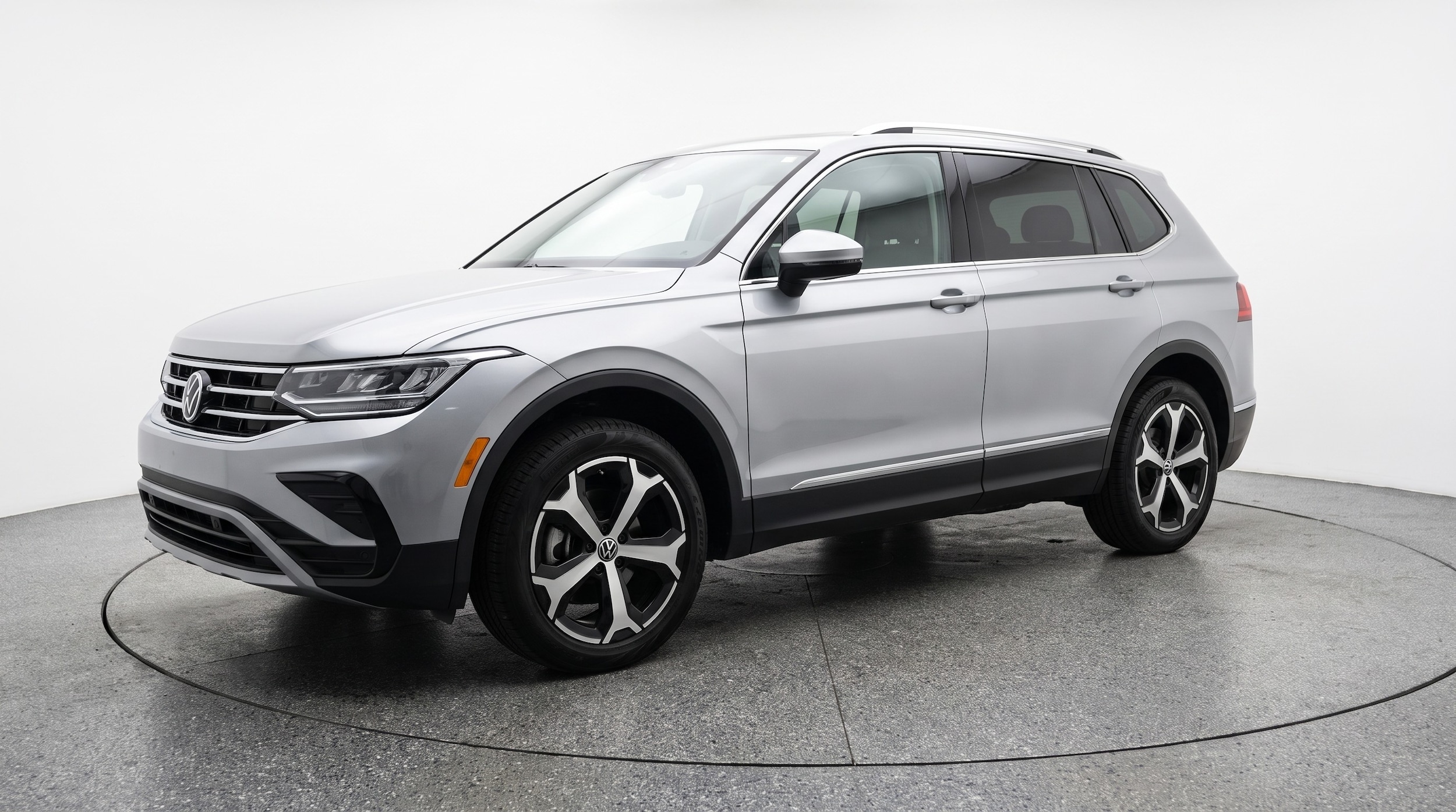 Thumbnail: 2026 Volkswagen Tiguan - 3