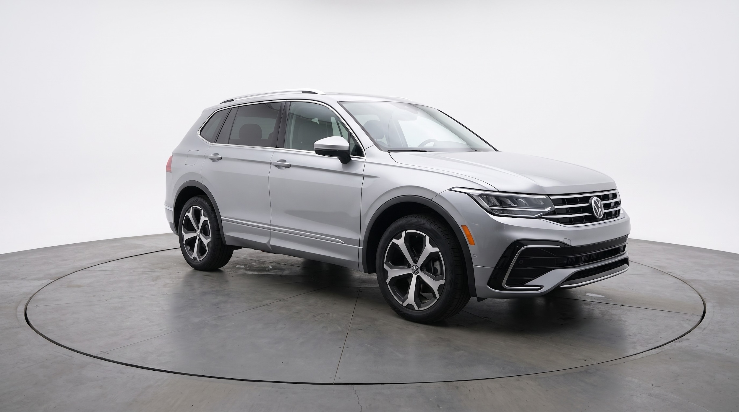 Thumbnail: 2026 Volkswagen Tiguan - 1