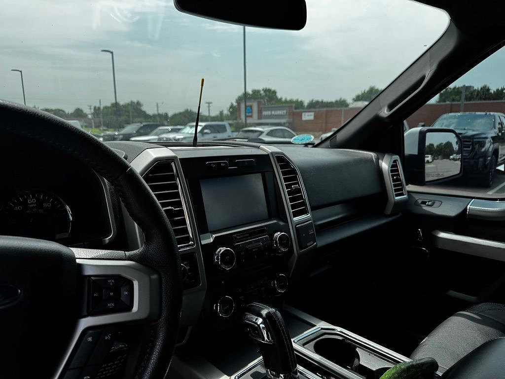 2015 Ford F-150 Lariat - Photo 12