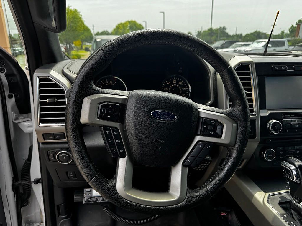 2015 Ford F-150 Lariat - Photo 11