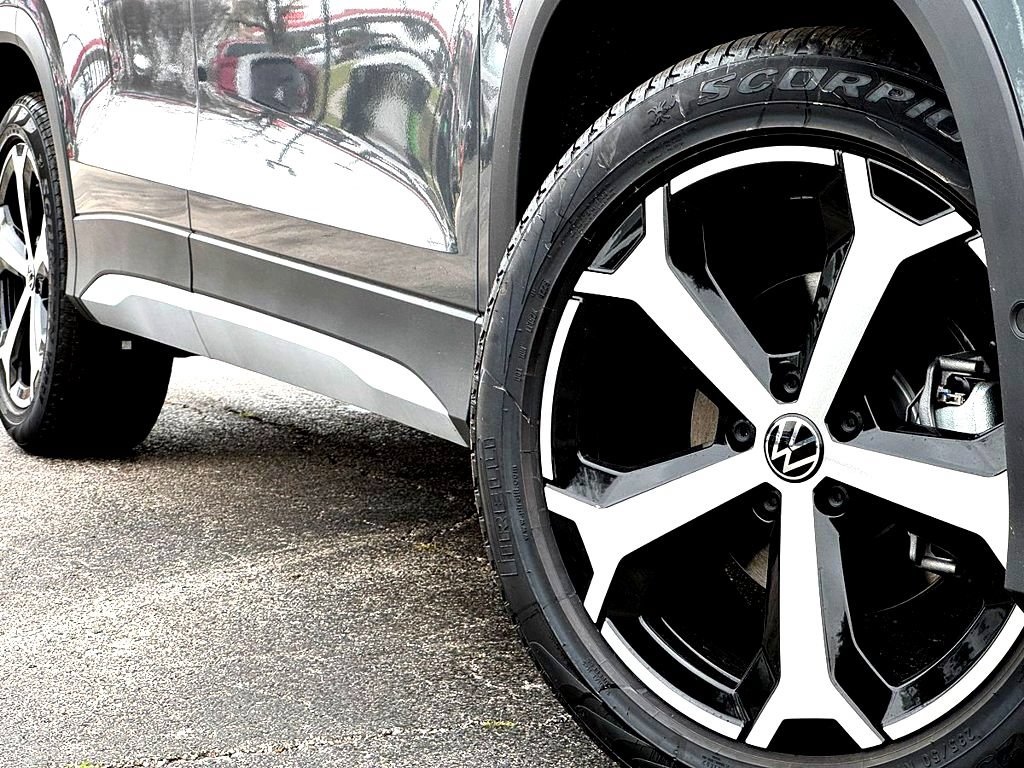 New 2026 Volkswagen Tiguan SE SUV