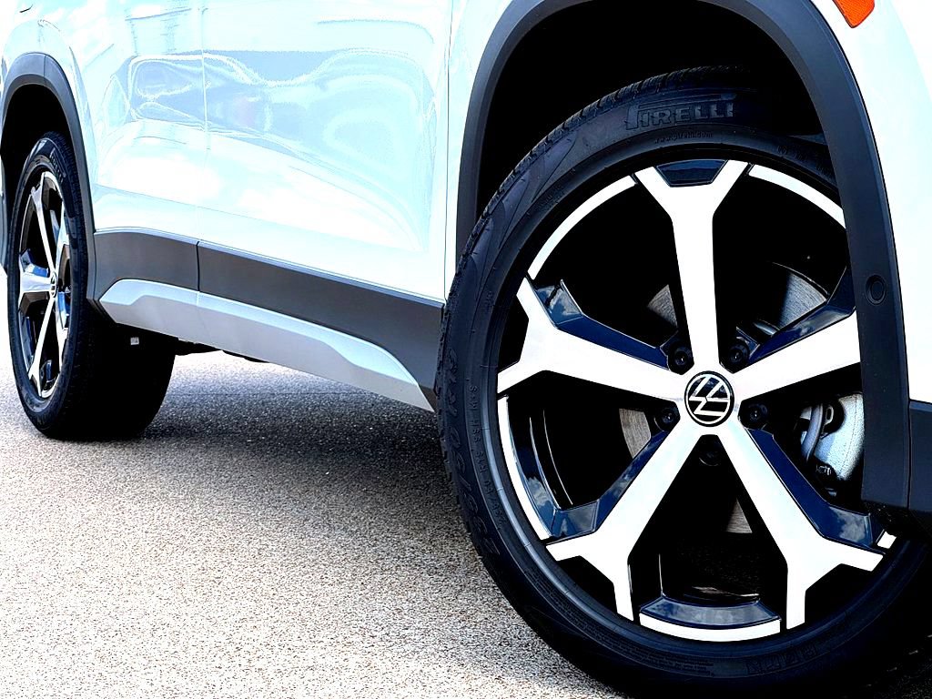 New 2026 Volkswagen Tiguan SE SUV