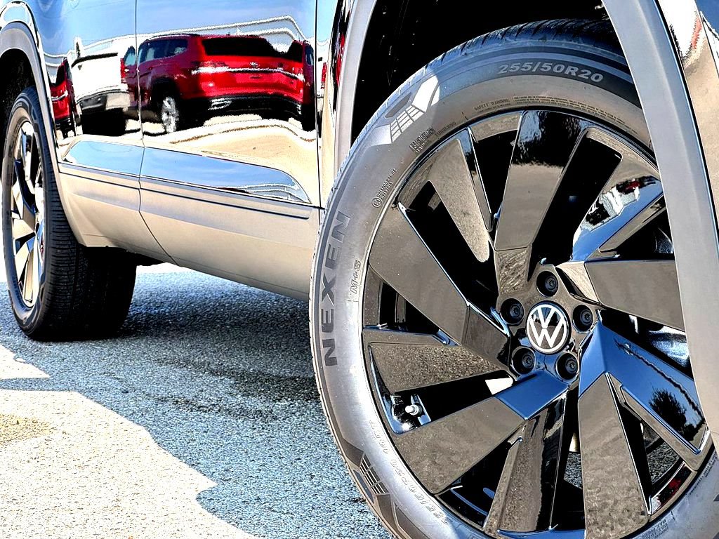 New 2026 Volkswagen Atlas Cross Sport SE w/Technology SUV
