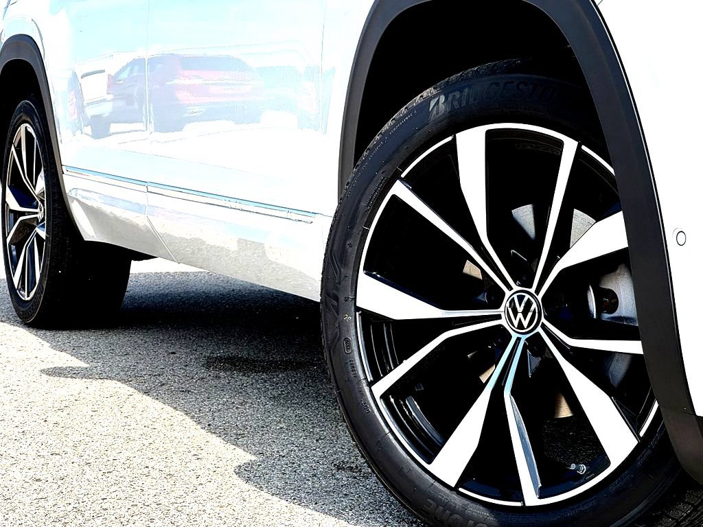 New 2026 Volkswagen Atlas Cross Sport SEL Premium R-Line SUV