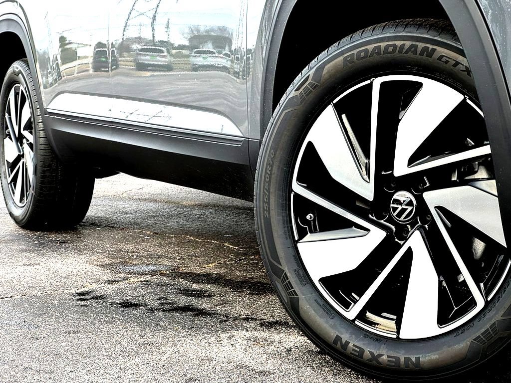 New 2026 Volkswagen Atlas SE w/Technology SUV