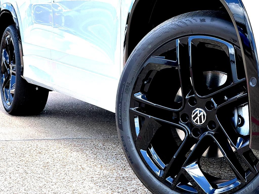 New 2026 Volkswagen Tiguan SE R-Line Black SUV