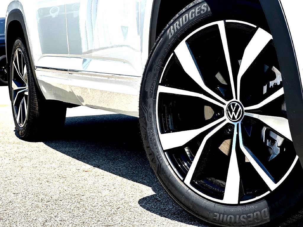 New 2026 Volkswagen Atlas Cross Sport SEL Premium R-Line SUV