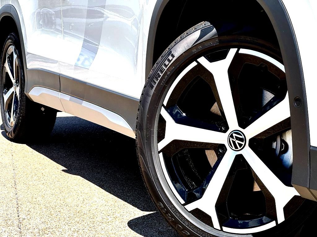 New 2026 Volkswagen Tiguan SE SUV