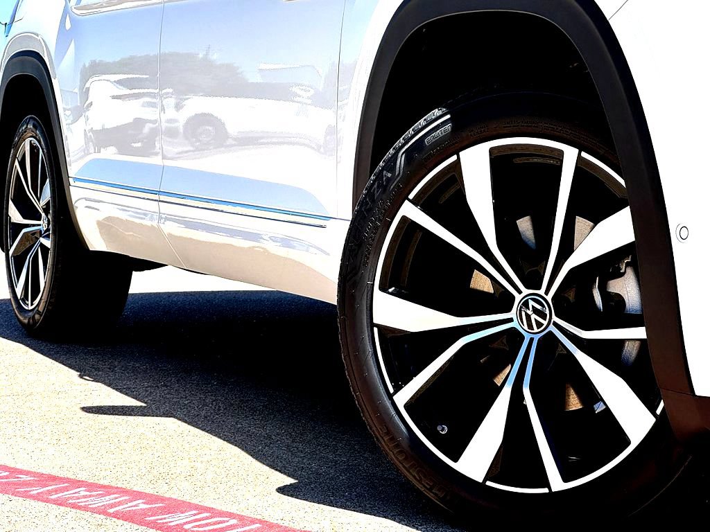 New 2026 Volkswagen Atlas Cross Sport SEL Premium R-Line SUV