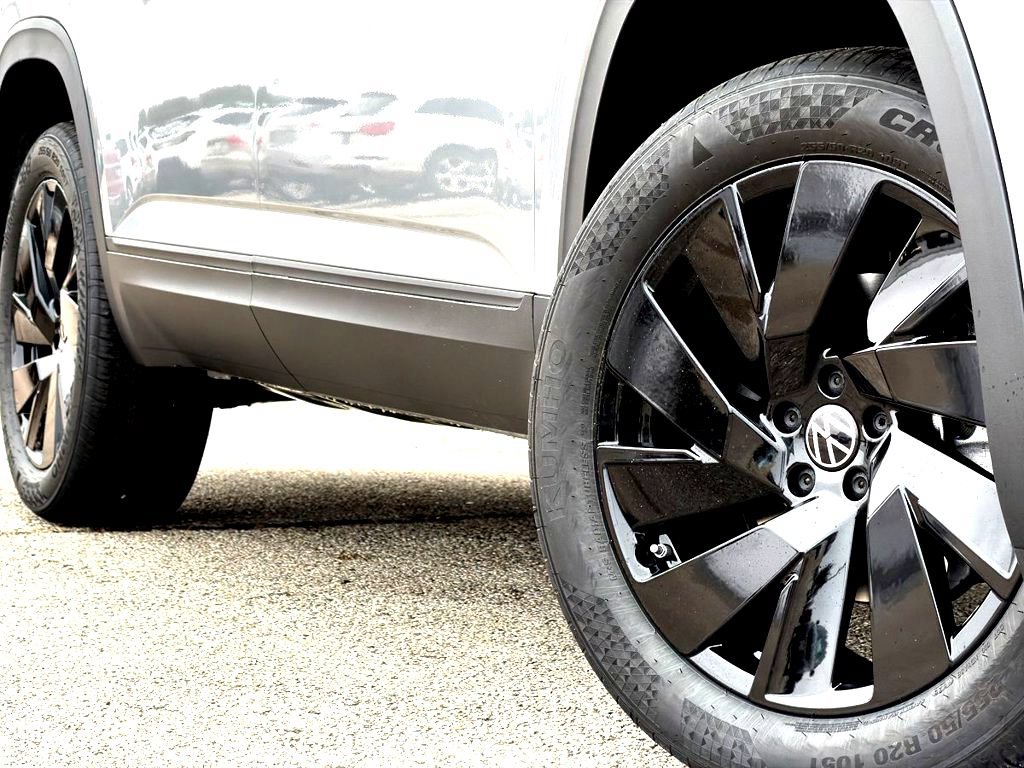 New 2026 Volkswagen Atlas SE w/Technology SUV