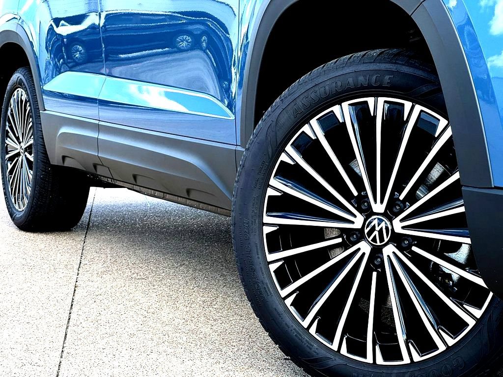 New 2026 Volkswagen Taos 1.5T SE SUV