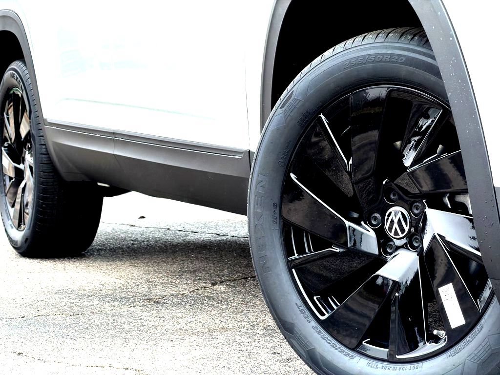New 2026 Volkswagen Atlas SE w/Technology SUV