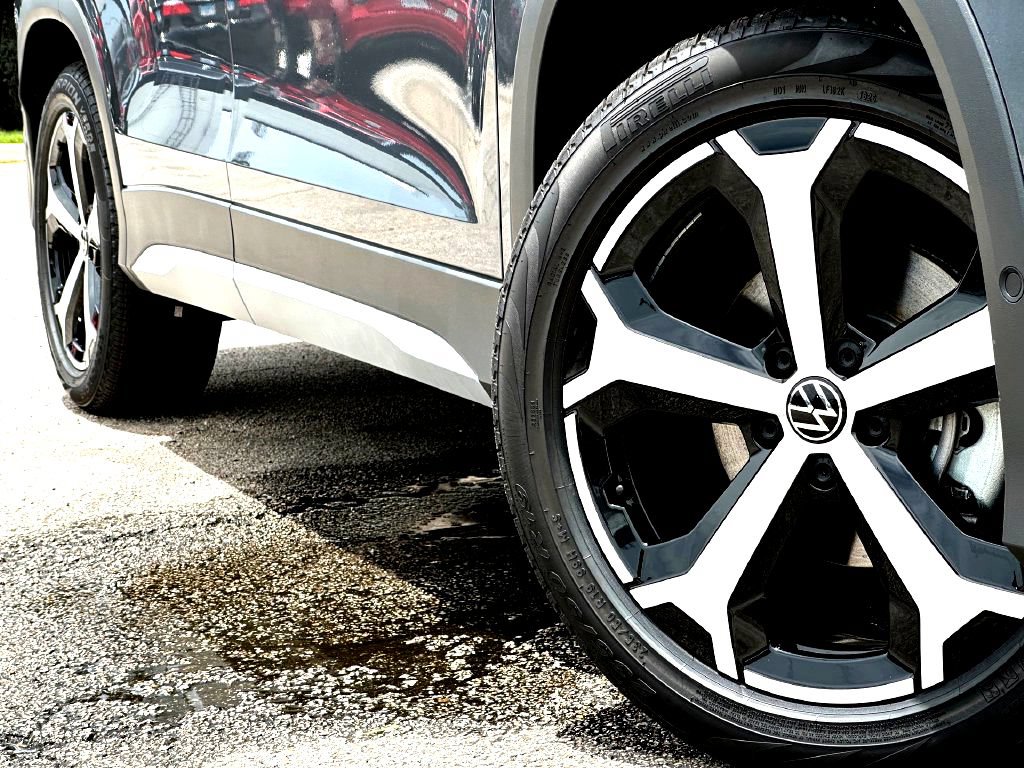 New 2026 Volkswagen Tiguan SE SUV