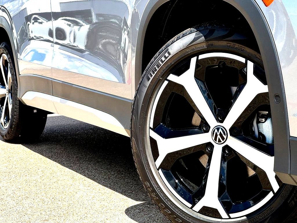 New 2026 Volkswagen Tiguan SE SUV