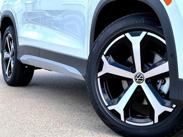 New 2026 Volkswagen Tiguan SE SUV