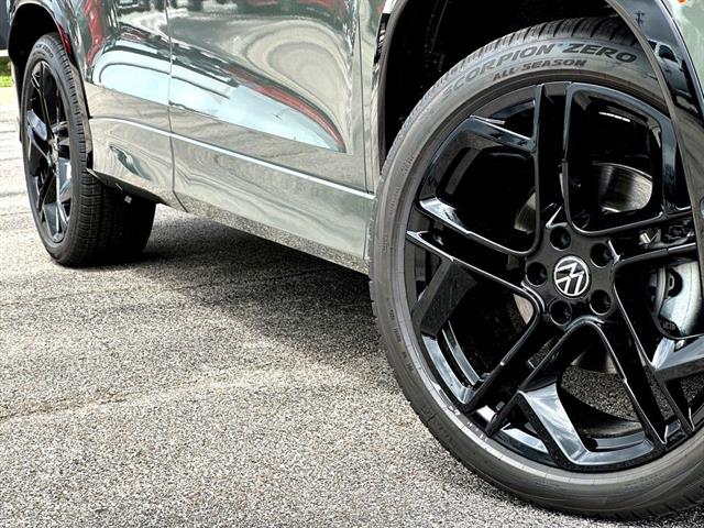 New 2026 Volkswagen Tiguan SE R-Line Black SUV