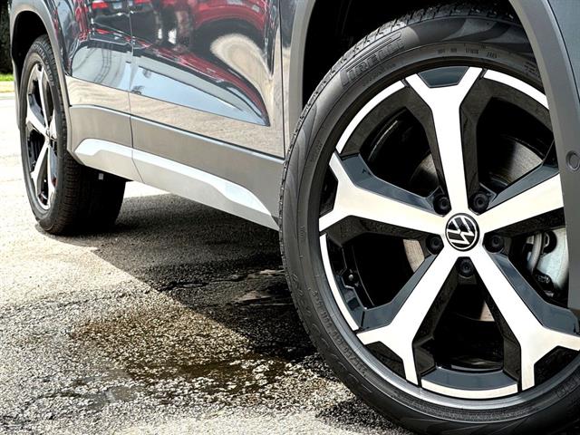 New 2026 Volkswagen Tiguan SE SUV
