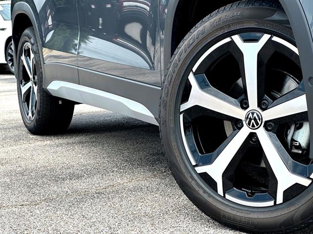 New 2026 Volkswagen Tiguan SE SUV