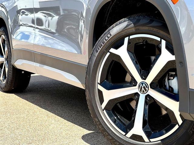 New 2026 Volkswagen Tiguan SE SUV