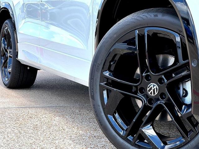 New 2026 Volkswagen Tiguan SE R-Line Black SUV