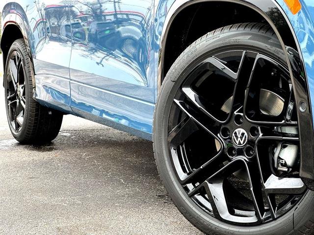 New 2026 Volkswagen Tiguan SE R-Line Black SUV