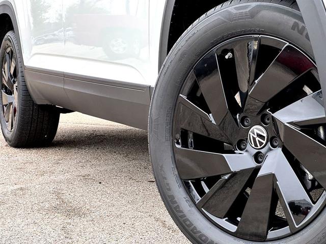 New 2026 Volkswagen Atlas SE w/Technology SUV