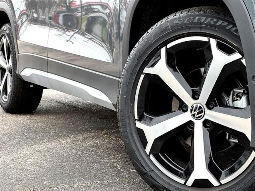 New 2026 Volkswagen Tiguan SE SUV