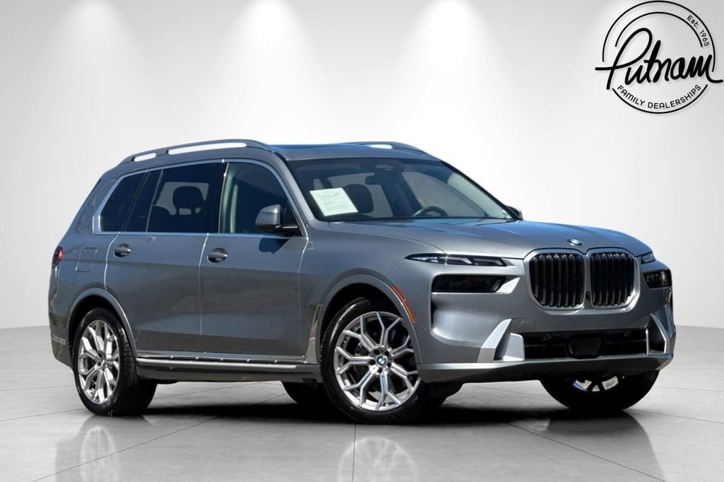 2025 BMW X7 40i