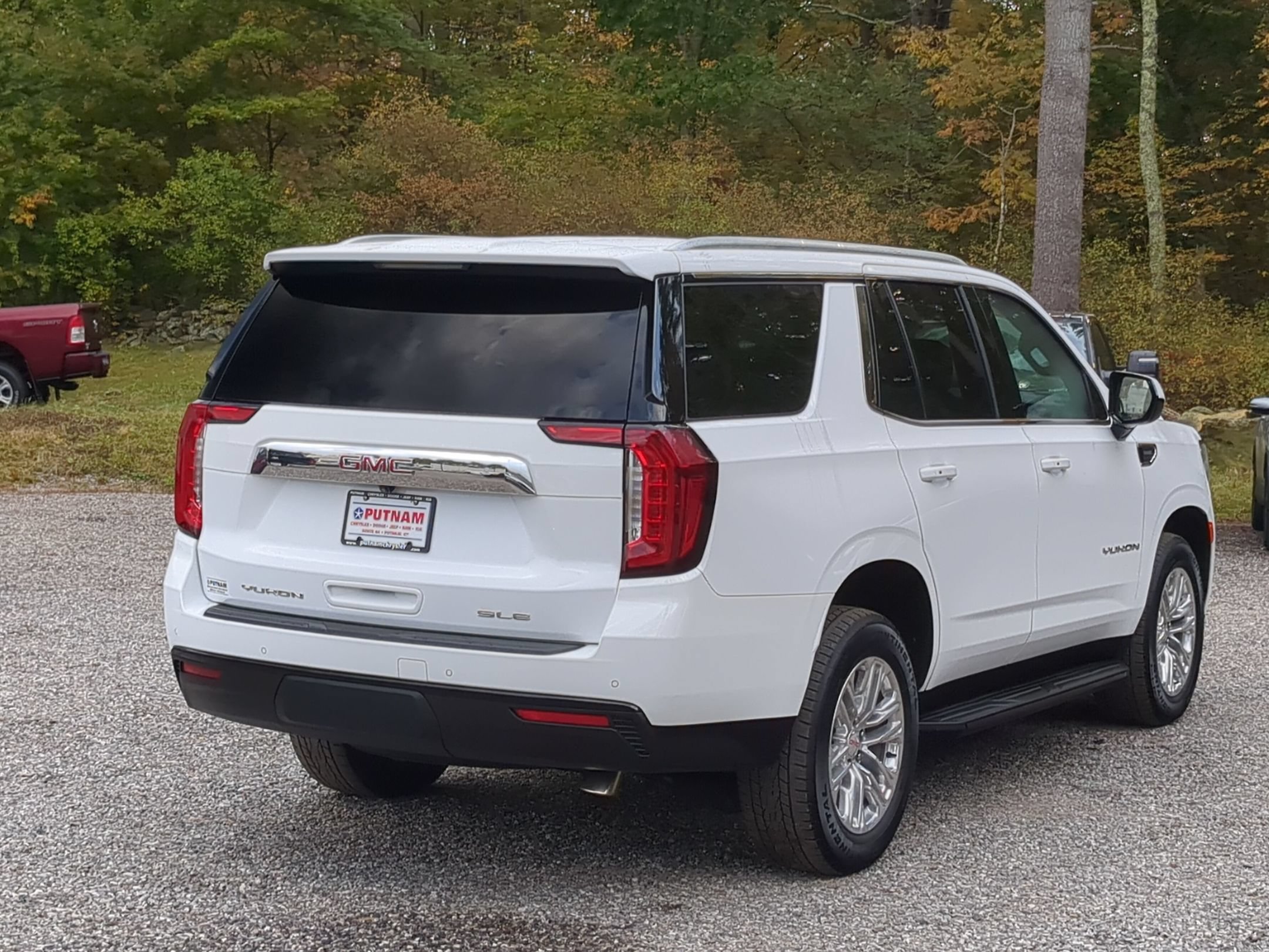 Used 2024 GMC Yukon SLE SUV