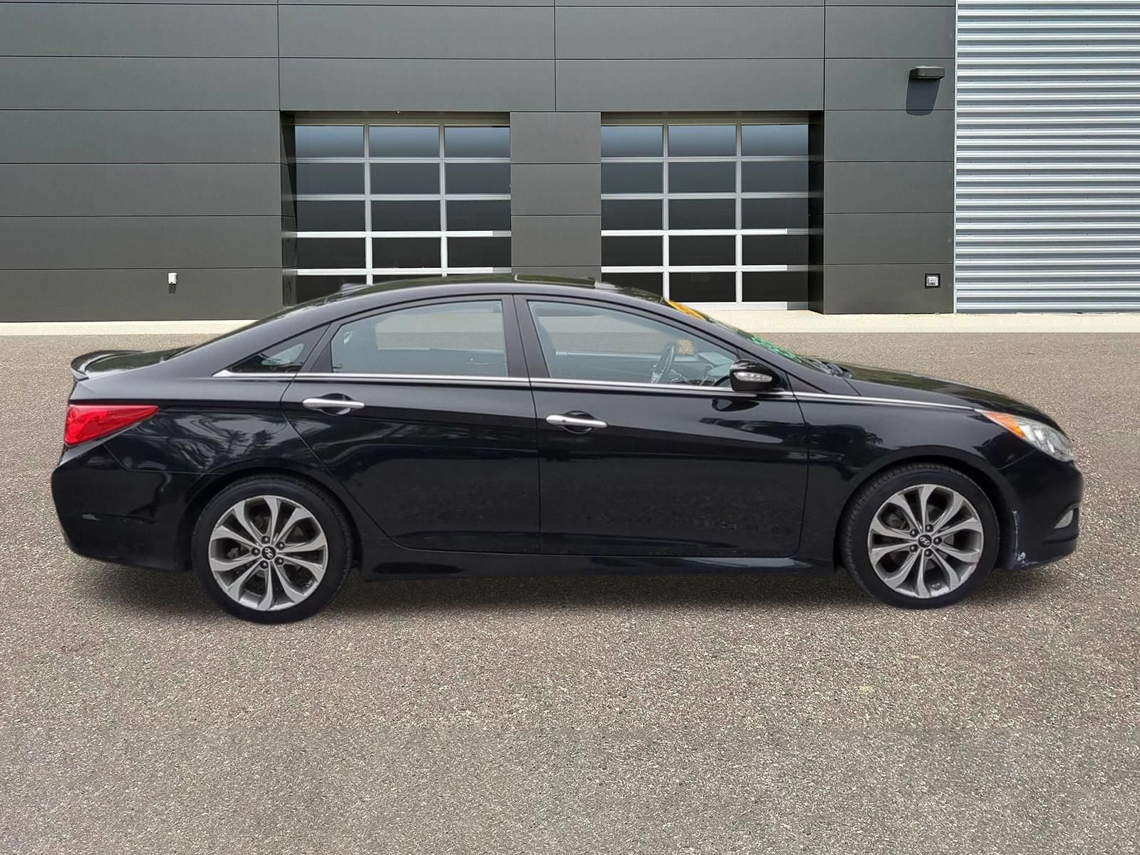 Used 2014 Hyundai Sonata SE Sedan