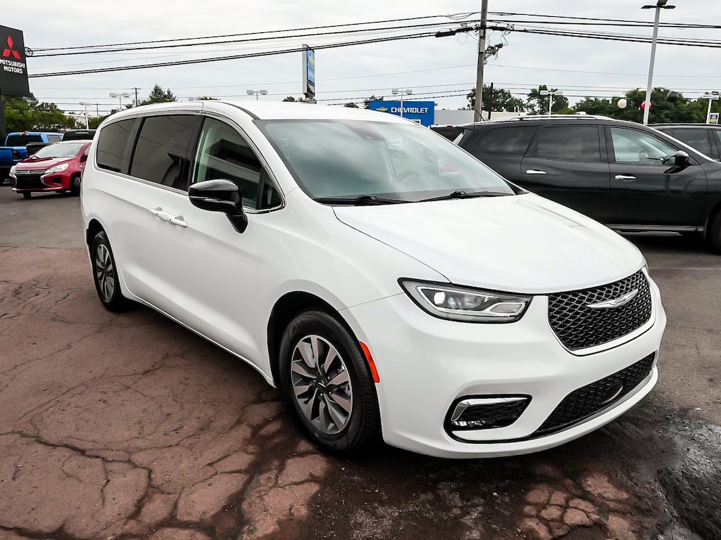 Used 2024 Chrysler Pacifica Plug-In Hybrid Select Van Passenger Van