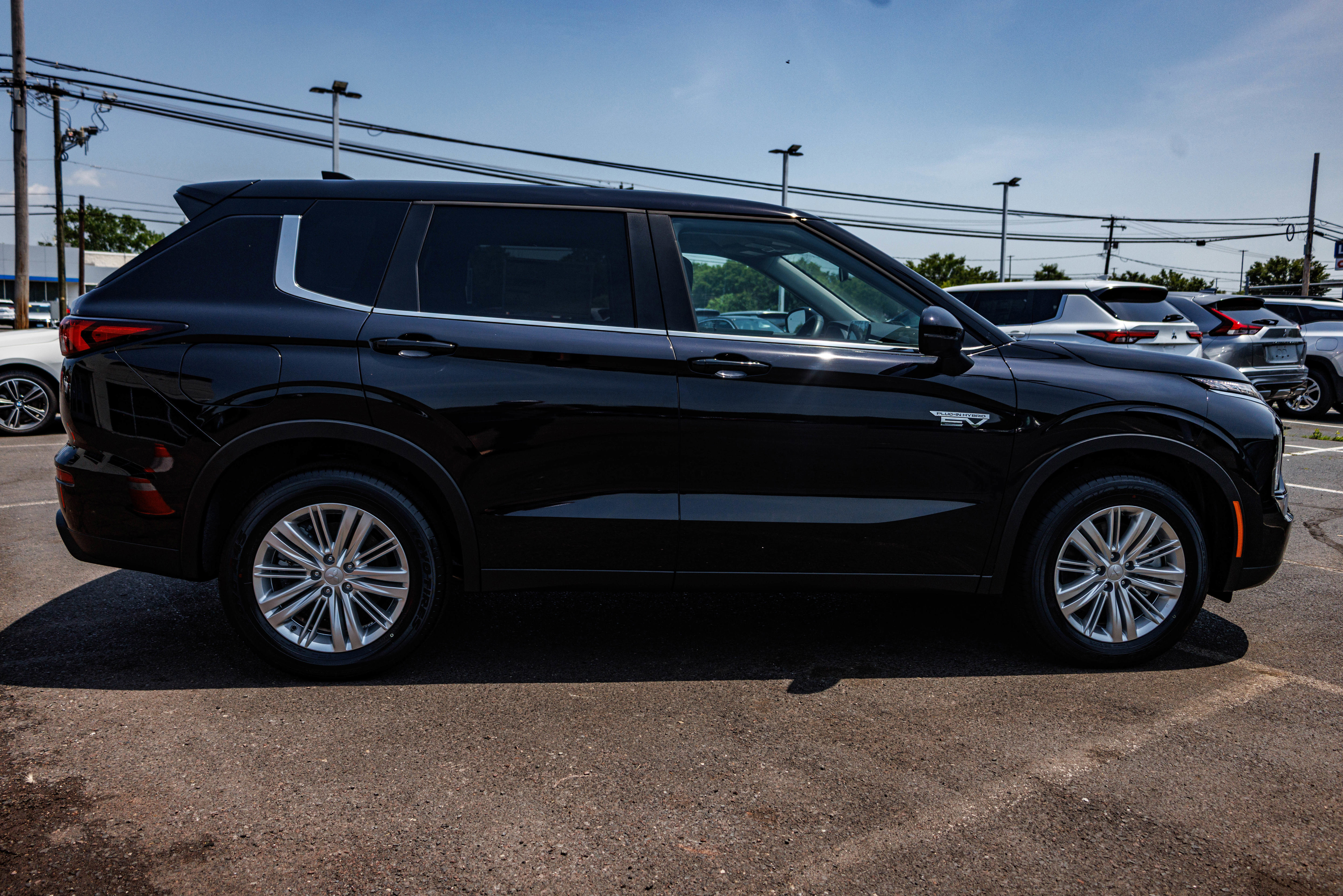 Used 2025 Mitsubishi Outlander Plug-In Hybrid ES ES S-AWC