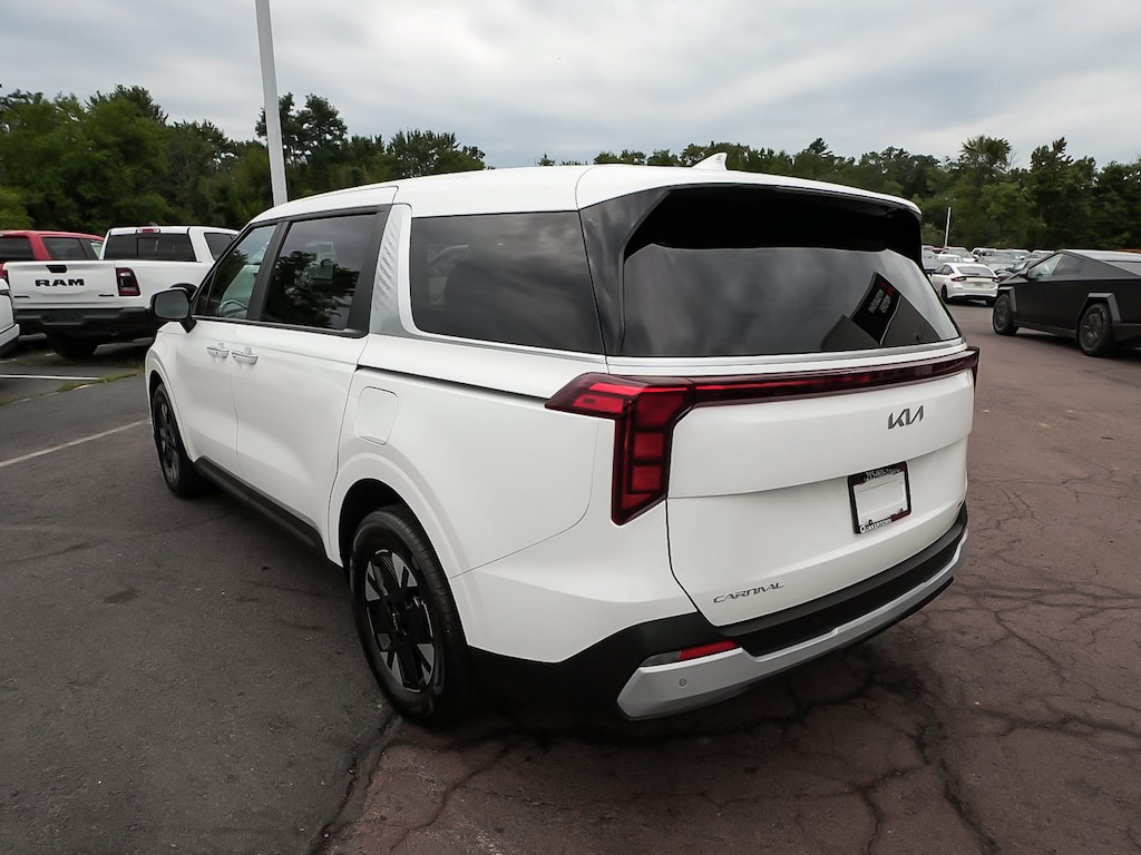 Used 2026 Kia Carnival Hybrid LXS Van Passenger Van