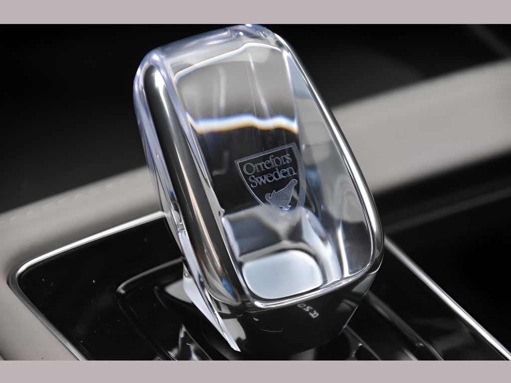 2026 Volvo XC90 Plus - Photo 38